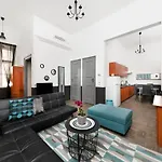Ξενοδοχείο με διαμερίσματα Karma Boutique 3*