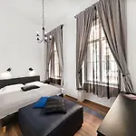 Ξενοδοχείο με διαμερίσματα Karma Boutique 3*