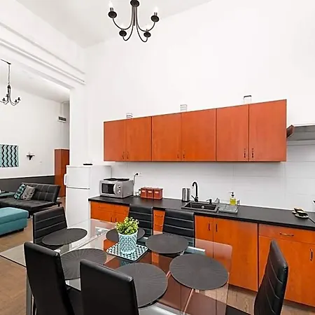 Ξενοδοχείο με διαμερίσματα Karma Boutique 3*