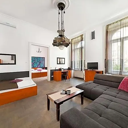 Ξενοδοχείο με διαμερίσματα Karma Boutique 3*