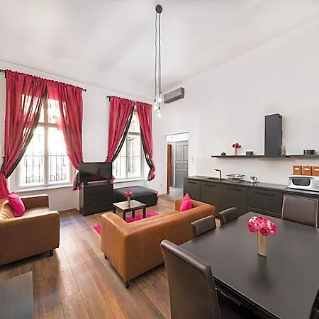 Ξενοδοχείο με διαμερίσματα Karma Boutique 3*