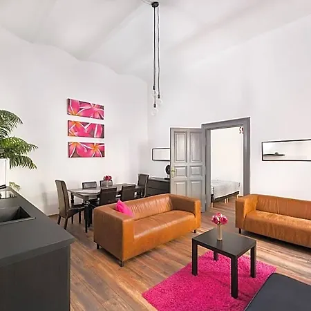 Ξενοδοχείο με διαμερίσματα Karma Boutique 3*